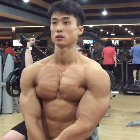 ジム sex|Gym Porn Videos Feature Muscular Hunks and Hotties Fucking